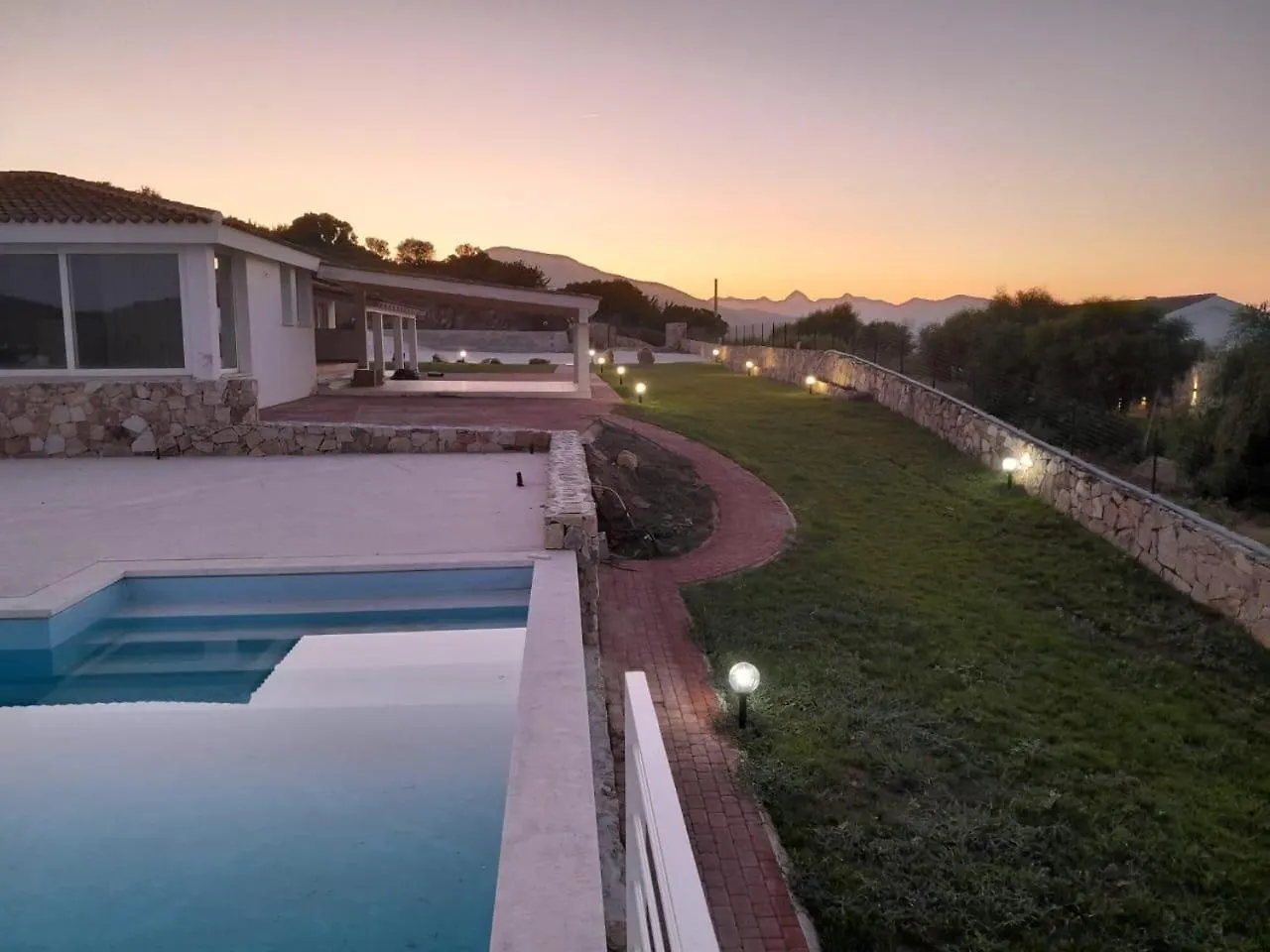 Villa Mbita Sardegna Brunella Lodge