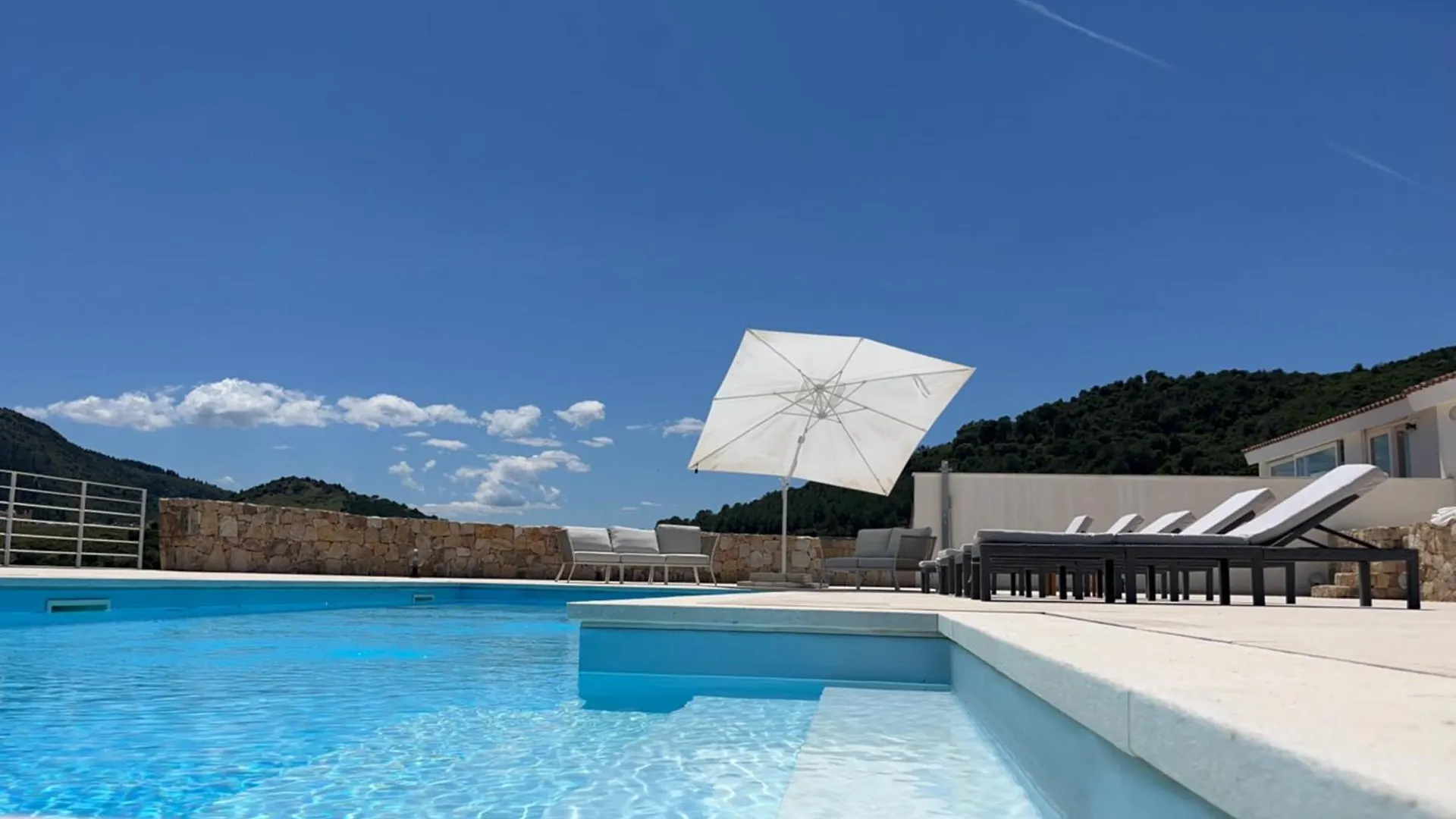 Villa Mbita Sardegna Brunella